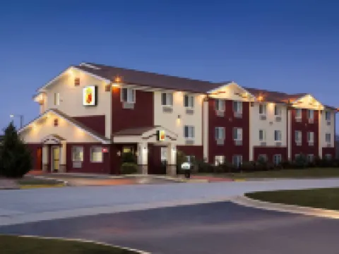 Super 8 by Wyndham Joplin Hotels in Joplin