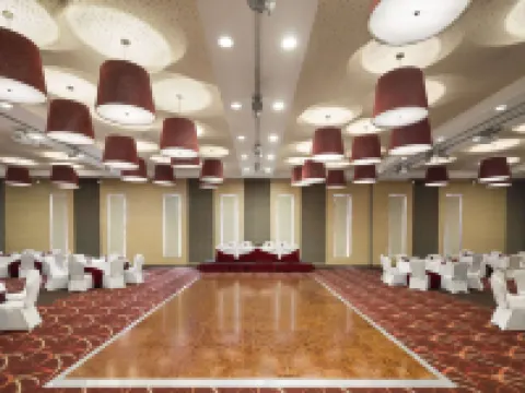 Ramada by Wyndham Sibiu โรงแรมในซีบิว