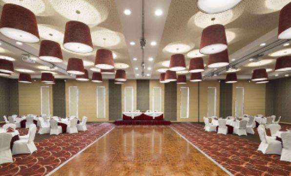 Ramada Sibiu Hotel - Housity