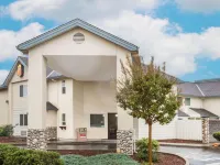 Super 8 by Wyndham Cloverdale Wine Country Hotels in Sonoma County