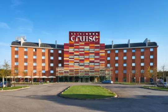 Hotel Cruise Hotels in 
