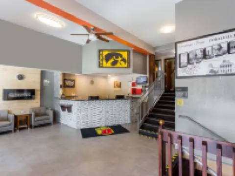Super 8 by Wyndham Iowa City/Coralville Hotels in West Lucas