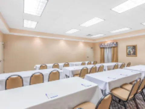 Baymont by Wyndham Cartersville Hotels in Cartersville