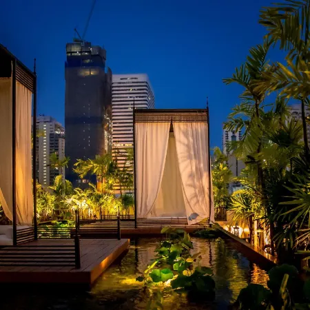 Mövenpick Hotel Sukhumvit 15 Bangkok Отели рядом с достопримечательностью «Станция метро Sukhumvit»