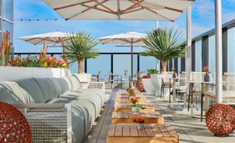 AC Hotel Downtown Los Angeles