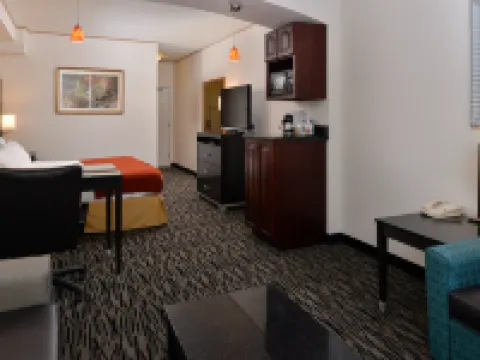 智選假日套房酒店萊克伍德 皮爾斯縣酒店