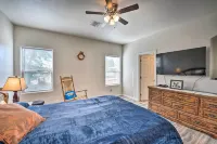 Pet-Friendly Retreat - 1 Block to Colorado River! Hotels in Bullhead City