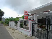 Homestay Nurbani Banyuwangi Hotel di Tukangkayu