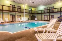Hutchi Bell Hotel - Pools