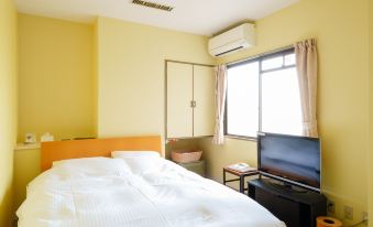 Hotel Hoho "A Hotel Overlooking the Echigo Plain and the Yahiko Mountain range"