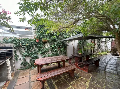 Cozy Crner Kitehouse