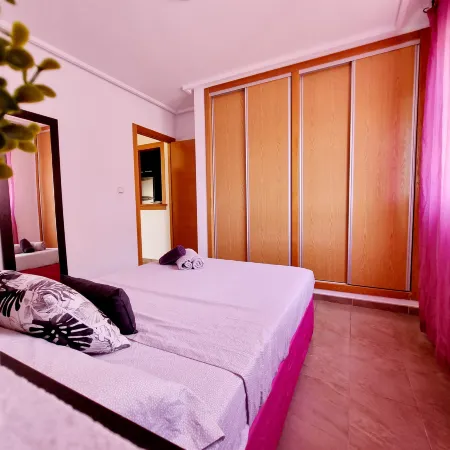 Apt Near Center & Port