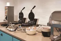 Country Inn & Suites by Radisson, Madison Southwest, WI - breakfast