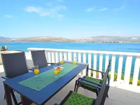 Mornar Hotels in Arbanija
