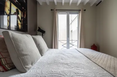 Stay in the Heart of Paris