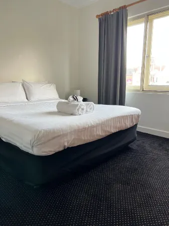 Star Bar Cafe & Hotel