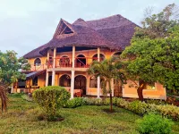 Room in Guest Room - Colobus Suite of 40m2 in Villa 560 m2, View of the Indian Ocean Các khách sạn ở Shimoni
