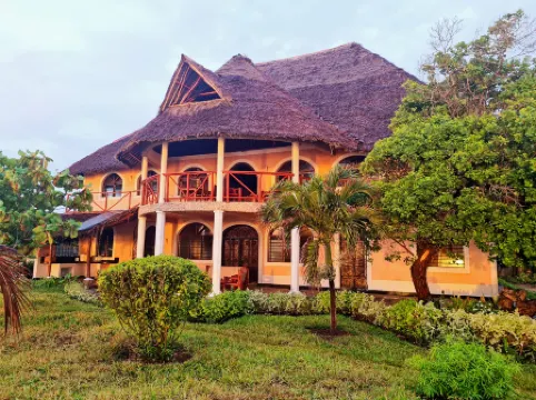 Room in Guest Room - Colobus Suite of 40m2 in Villa 560 m2, View of the Indian Ocean