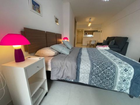 Esplendido, Moderno Y Calido