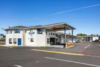 Days Inn by Wyndham Lakewood South Tacoma - parking
