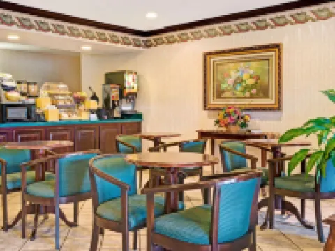 斯勒城戴斯套房酒店 查塔姆縣酒店