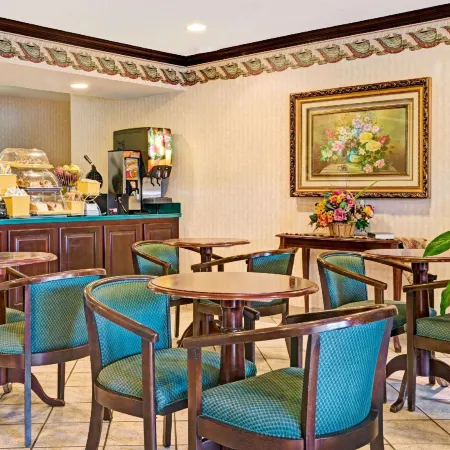 Days Inn & Suites by Wyndham Siler City
