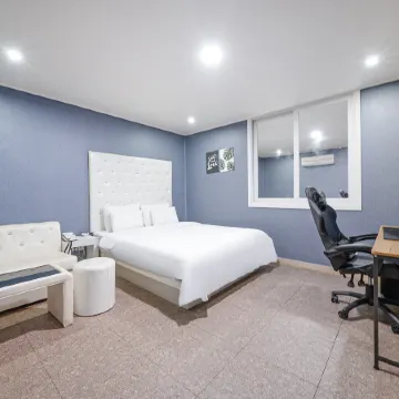 Changwon Sangnamdong Hotel de Maison