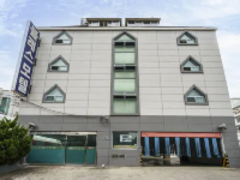 Gyeongsan Bless Hotels in Gyeongsan-si