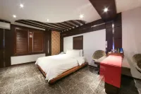 Jeonju Junghwasan-Dong Hwaryeohan Oechul Ⅱ