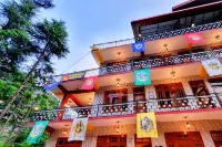 Hogwartz Hostel Hotels in Kasol