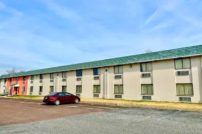 Red Carpet Inn Hotels in Logan Township