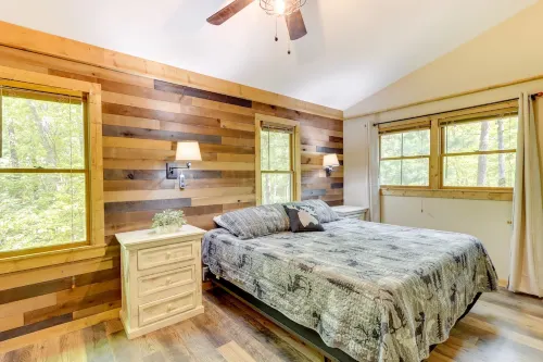 Pet-Friendly Cabin w/ Hot Tub in Mineral Bluff! - parking