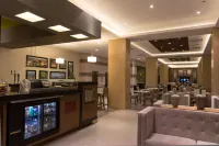 希爾頓歡朋酒店埃莫西約 - 酒吧