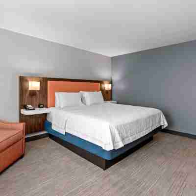 Hampton Inn & Suites Fairbanks Rooms