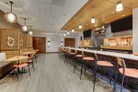 Drury Plaza Hotel Tallahassee - Barer