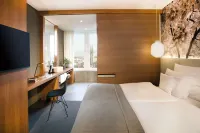 Me and All Hotel Dusseldorf, by Hyatt Hotel dekat KAI 10 Arthena Foundation