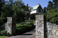 Franklin Manor Hotels in Queenstown