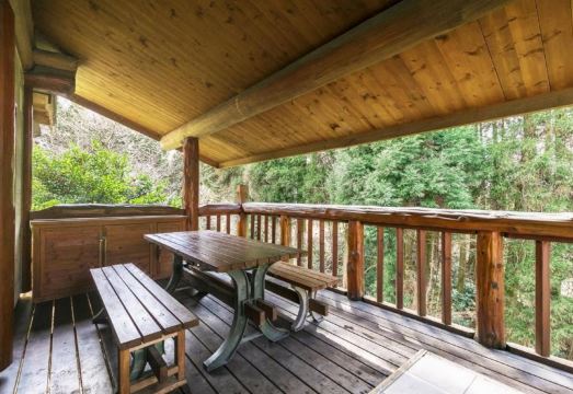 구로카와 모리 노 코티지의 숲속 캐빈 외관이나 아늑한 내부