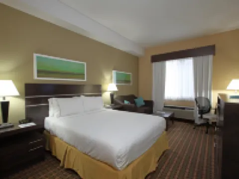 Holiday Inn Express & Suites VERNON by IHG バーノンのホテル