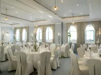 Schloss Hotel Dresden Pillnitz Hotels near Schönfeld-Weißig