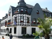 Hotel Simonis Hotels near Thurant Castle