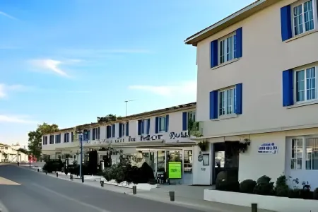 Hotel de La Mer Отели рядом с достопримечательностью «Camping Grand R»