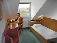 Hotel SunParc - Shuttle Zum Europa-Park Rust 4km & Rulantica 2km Hotels in Kenzingen