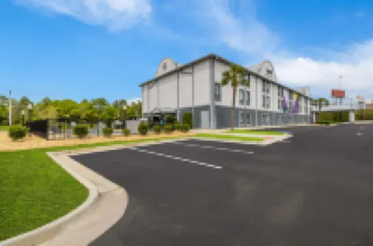 Spark by Hilton Tifton