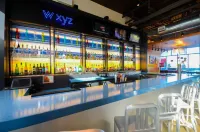 Aloft Vaughan Mills - bar