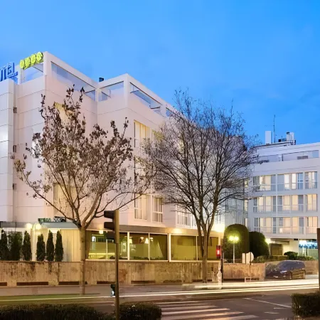 Hotel Ilunion San Sebastián Отели рядом с достопримечательностью «Пляж Ондаретта»