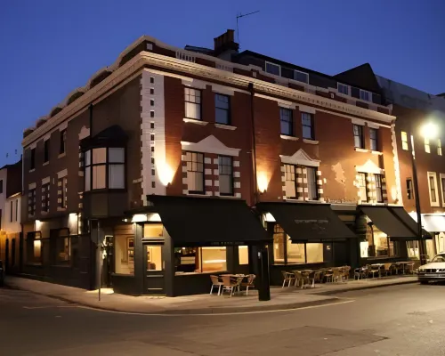The White Star Tavern Hotels near Westgate