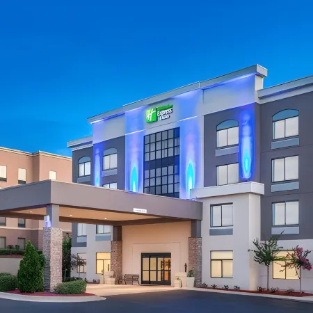 Holiday Inn Express & Suites Augusta West - Fort Gordon by IHG