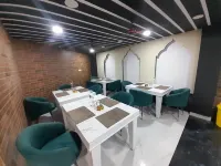 Hotel Asha Delight - Bữa sáng