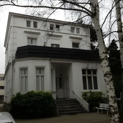 A&S Ferienwohnungen Koblenzer Strasse Hôtels à proximité de : Thermes Kurfürstenbad